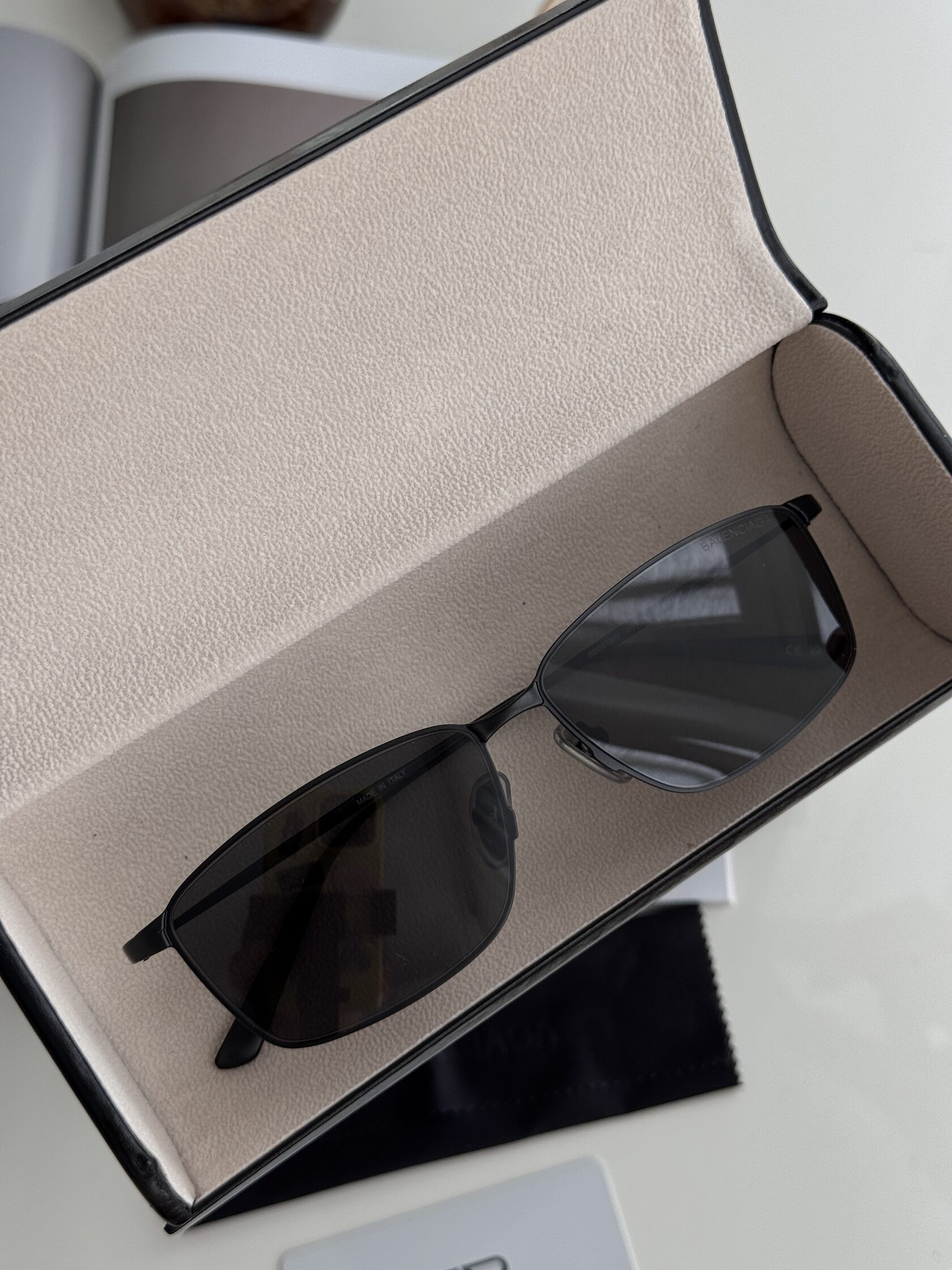 Balenciaga Black/Black BB0415O 001 XL - 2