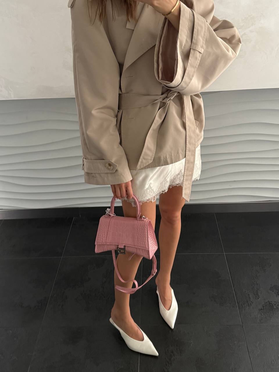 Balenciaga Hourglass Handbag Small in Crocodile Embossed Calfsk Pink - 3