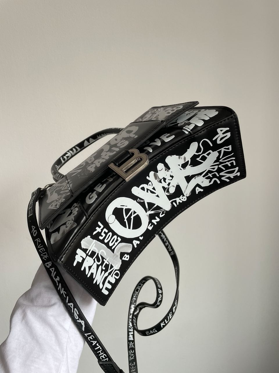 Balenciaga Hourglass Small Handbag Graffiti in Black - 10