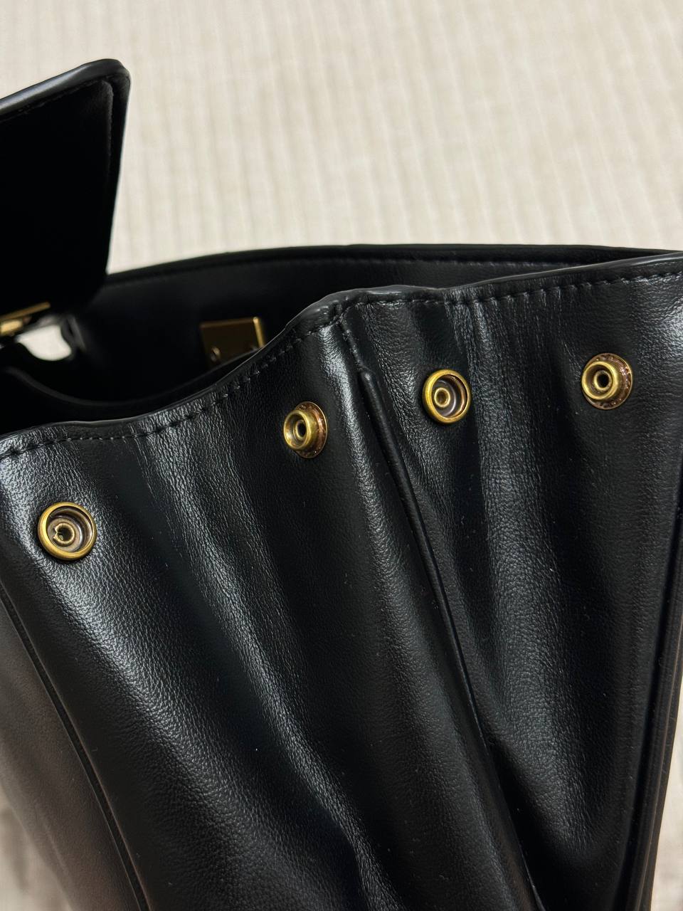 Balenciaga Rodeo Black/Gold - 4