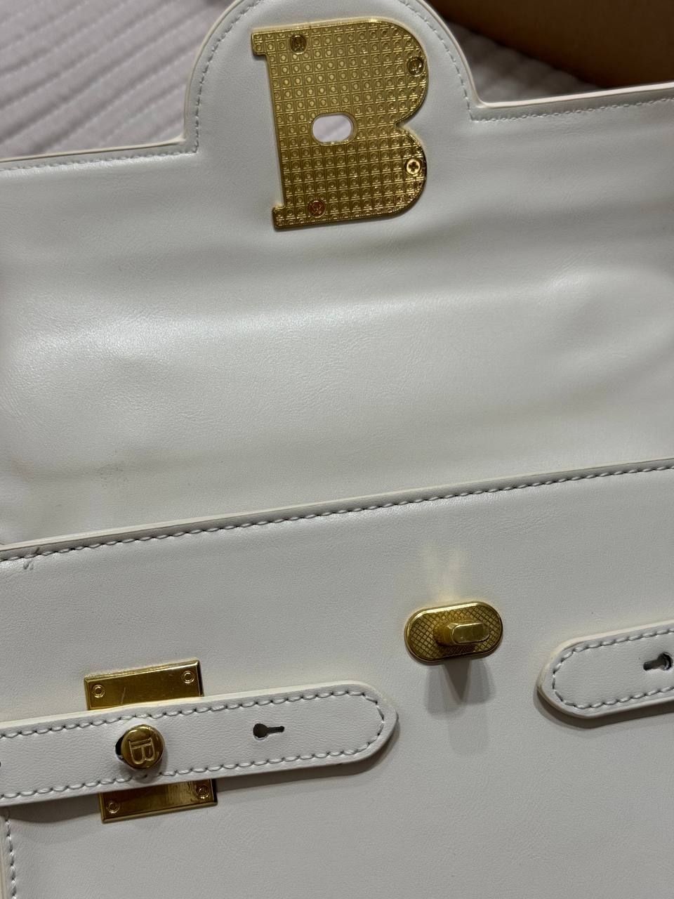 Balmain B-Buzz 23 Bag in White Box Leather - 7