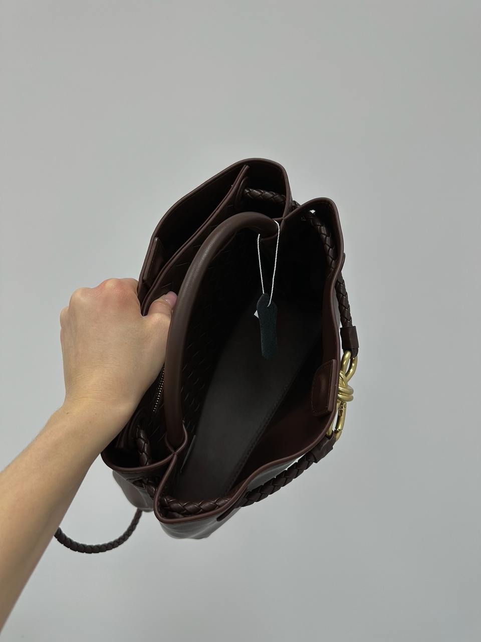 Bottega Veneta Andiamo Medium Leather Tote Bag in Brown - 12