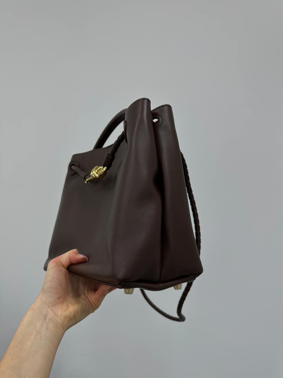 Bottega Veneta Andiamo Medium Leather Tote Bag in Brown - 8