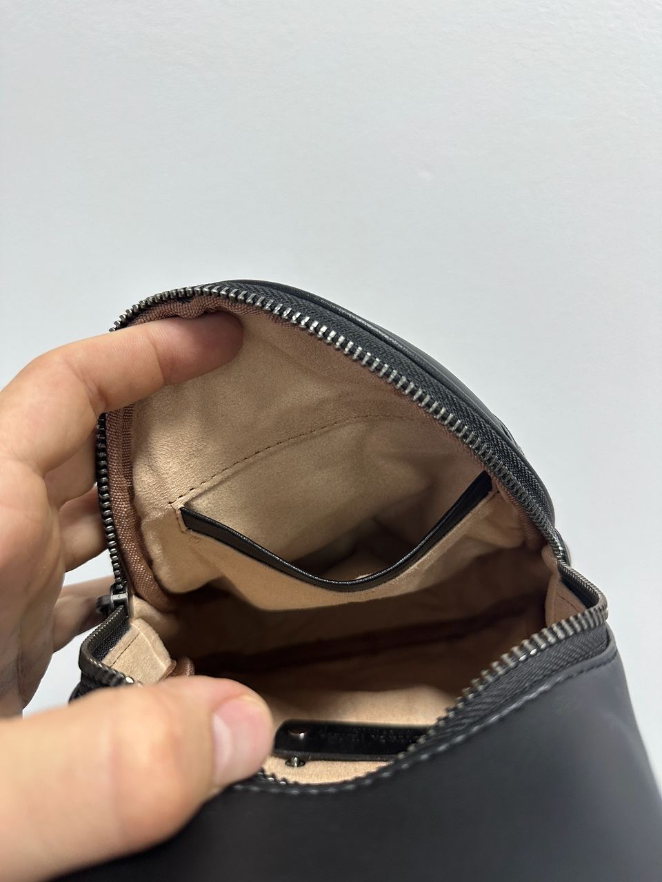 Bottega Veneta Black Leather Bag - 13