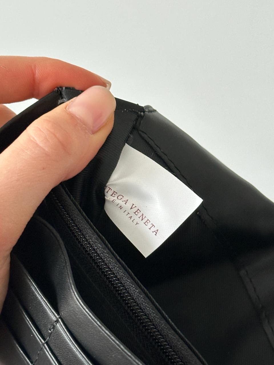 Bottega Veneta Intrecciato Bi-Fold Wallet Large Black - 12