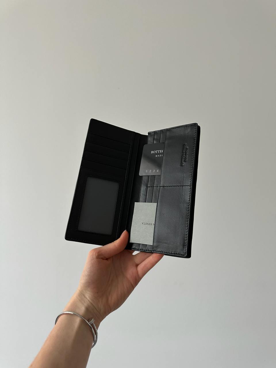 Bottega Veneta Intrecciato Bi-Fold Wallet Large Black - 8