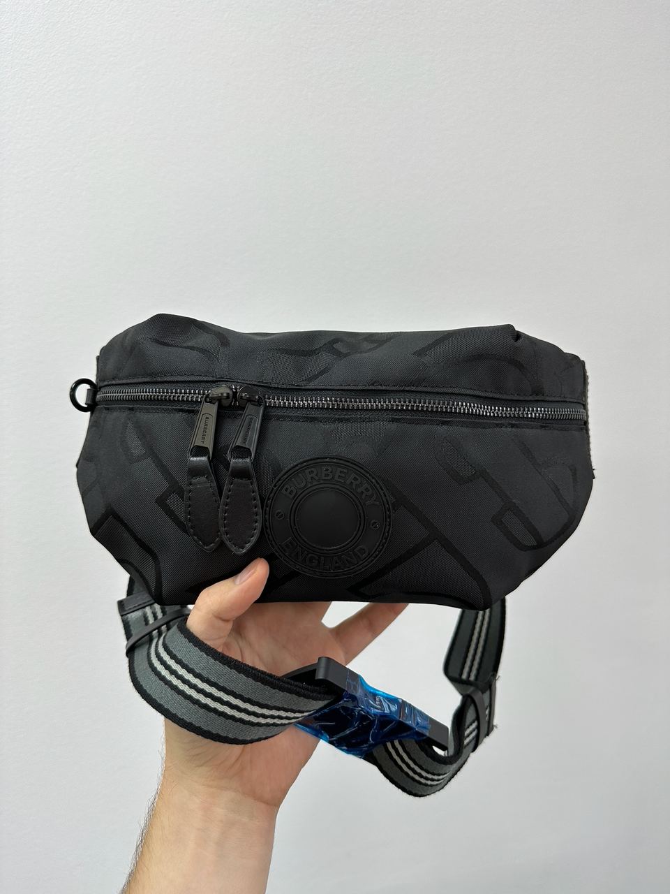 Burberry Black Quilted Fabric Medium Sonny Belt Bag - 10