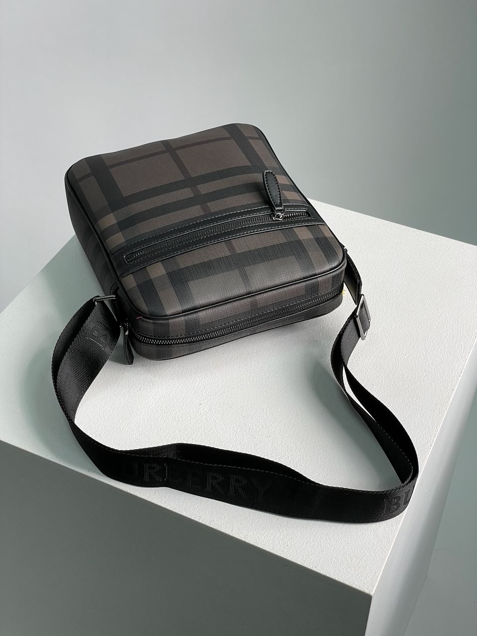 Burberry Large Messenger Bag Men Crossbody Shoulder Bag Brown - 11