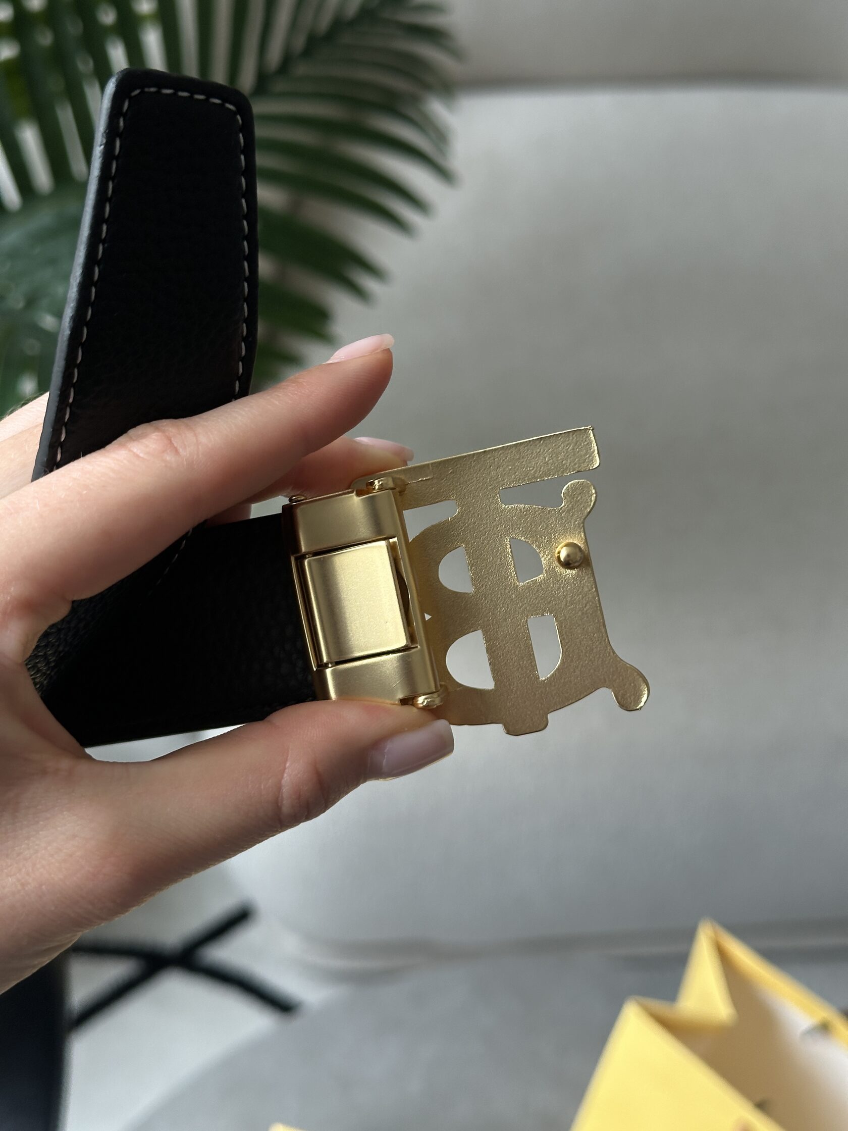 Burberry Leather TB Belt Black/Tan/Gold - 10