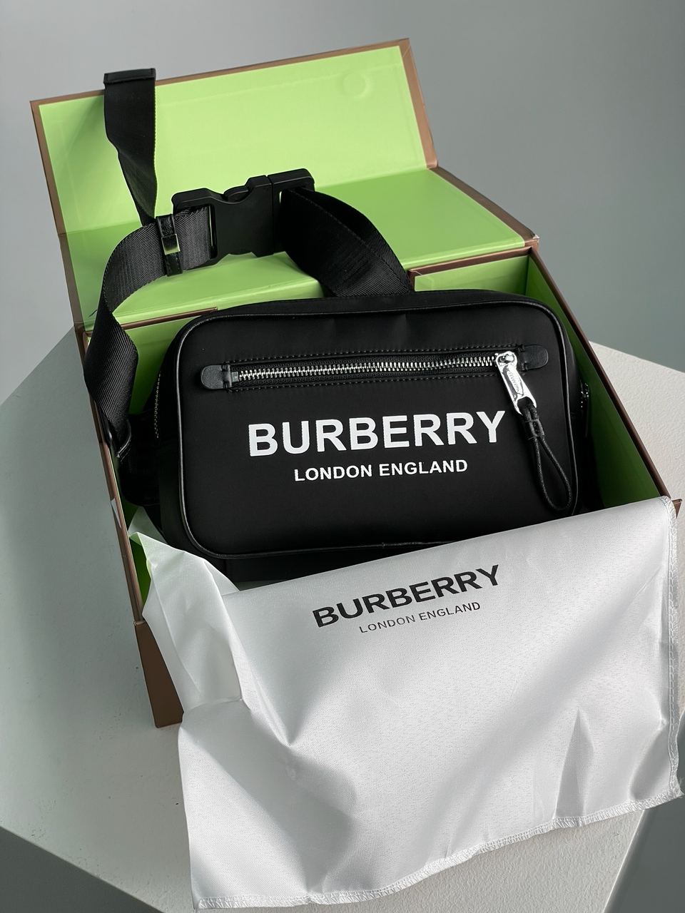 Burberry Paddy Bag in Black - 2