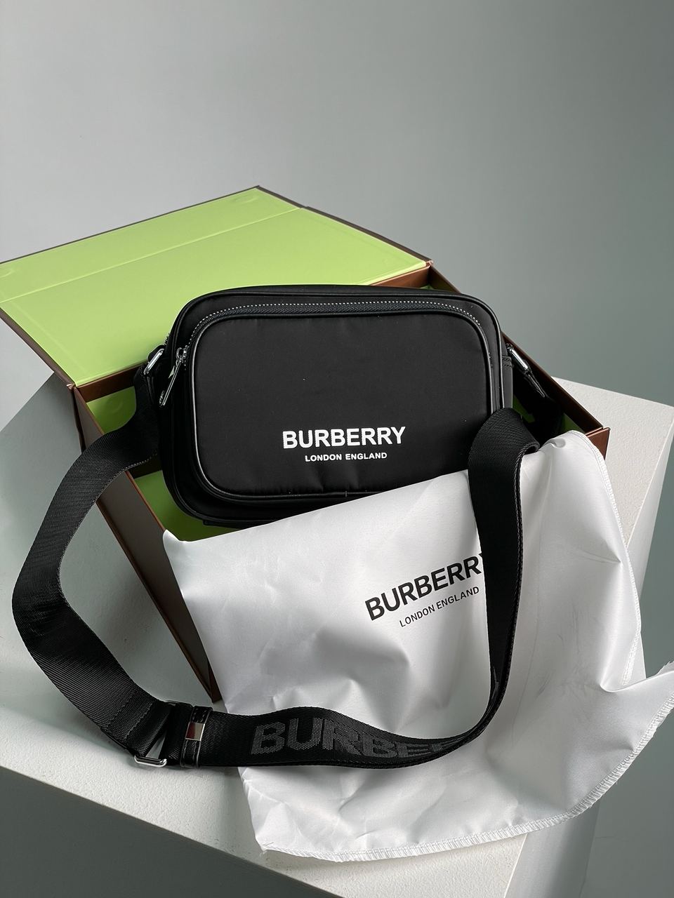 Burberry Paddy Bag in Black - 2