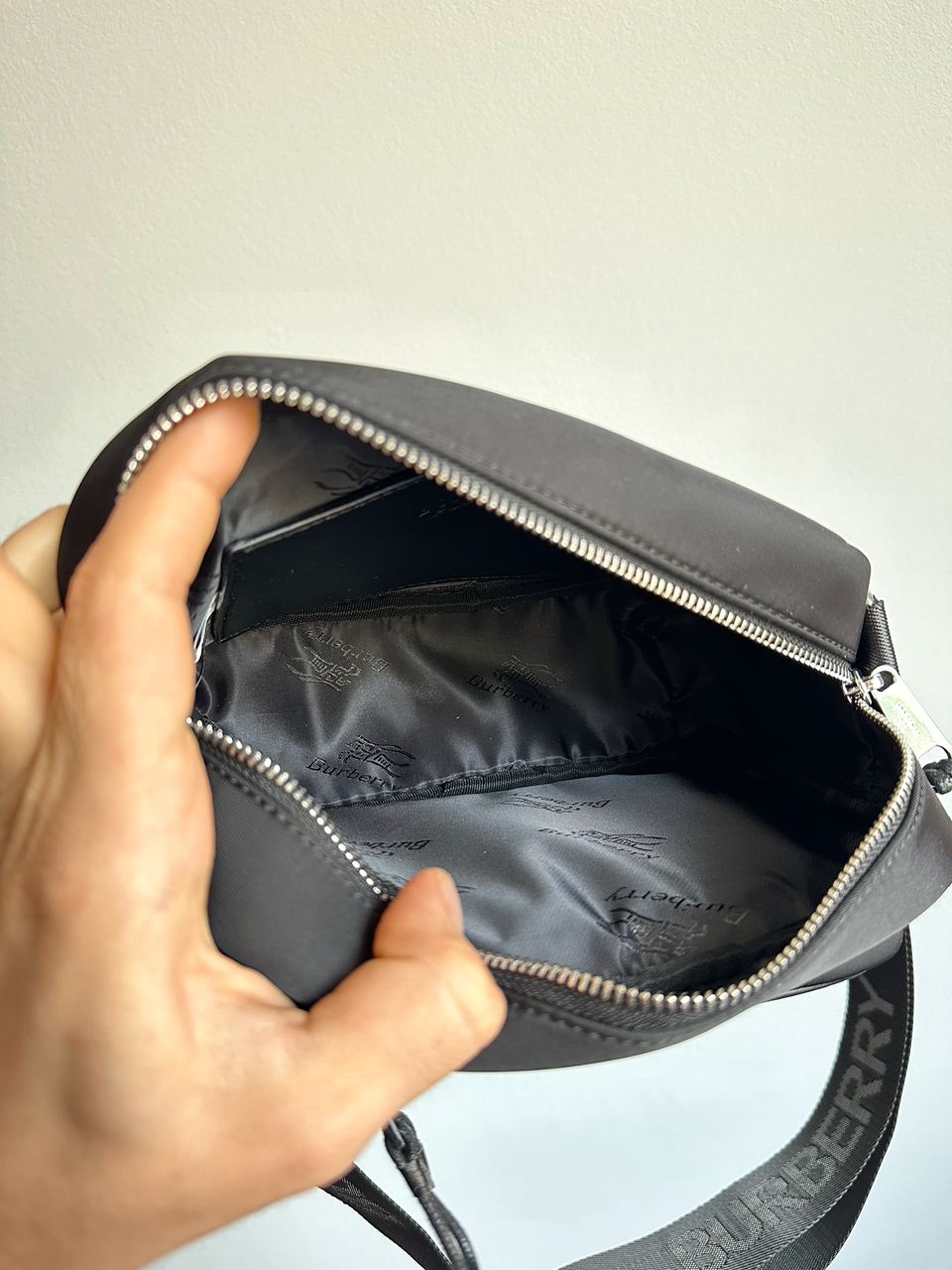 Burberry Paddy Bag in Black - 21