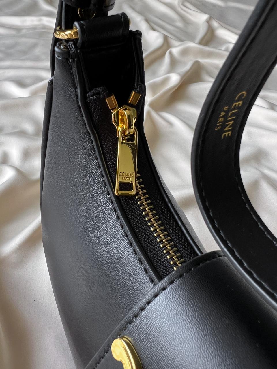 Celine Ava Triomphe Medium Leather Shoulder Bag - 13