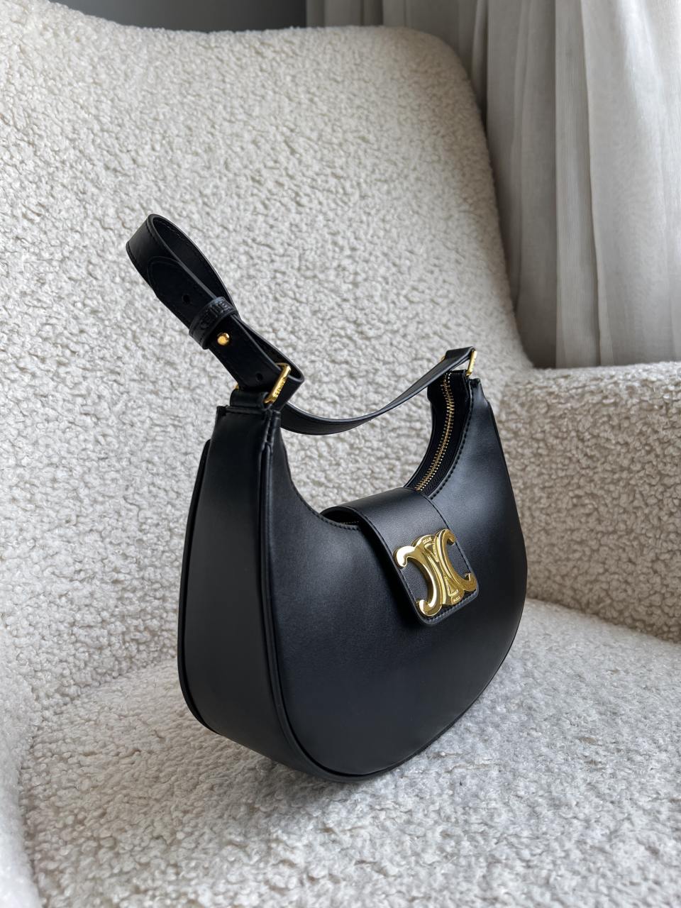 Celine Ava Triomphe Medium Leather Shoulder Bag - 8