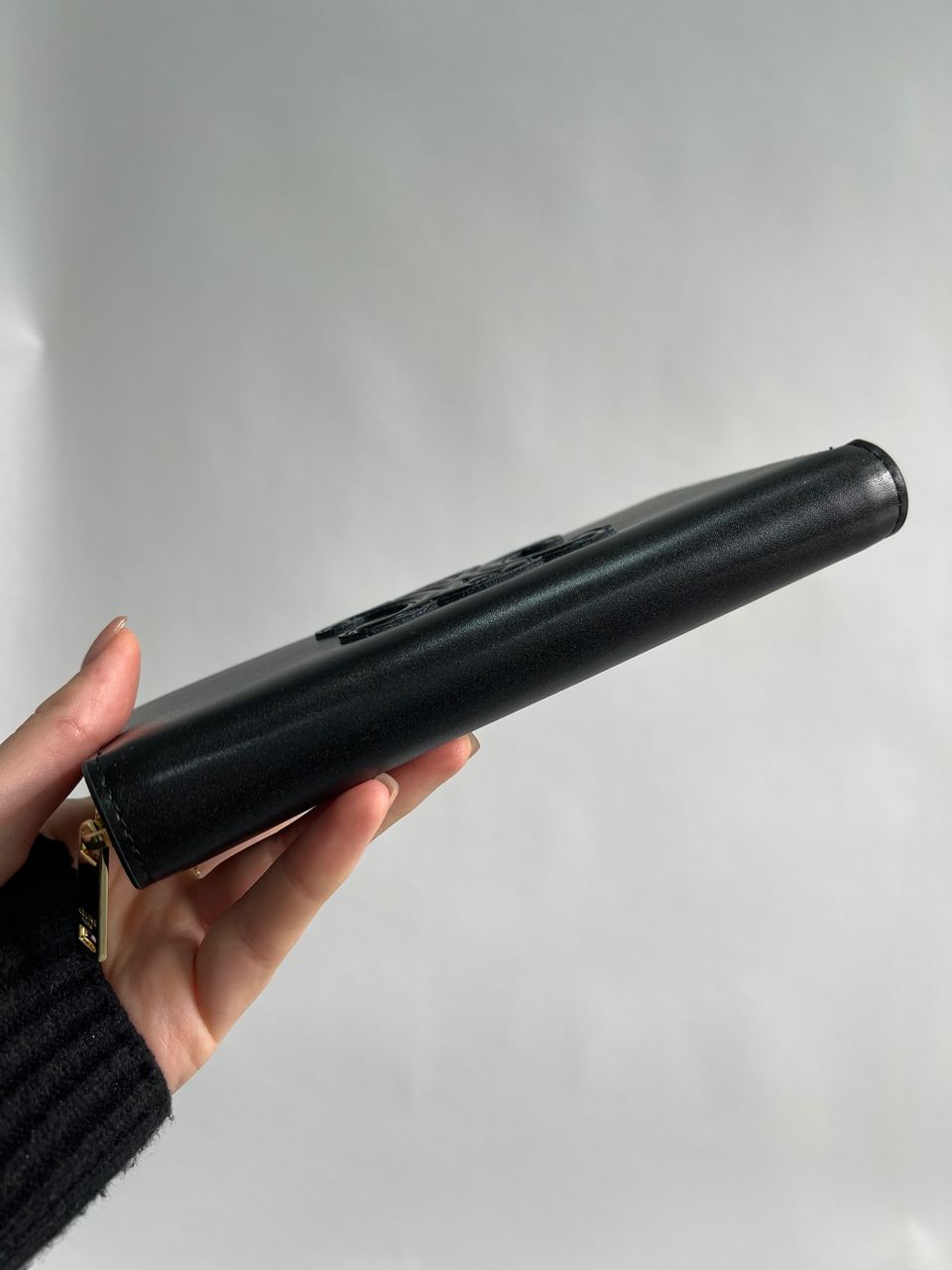 Celine Large Zipped Wallet Cuir Triomphe in Smooth Calfskin Black - 12