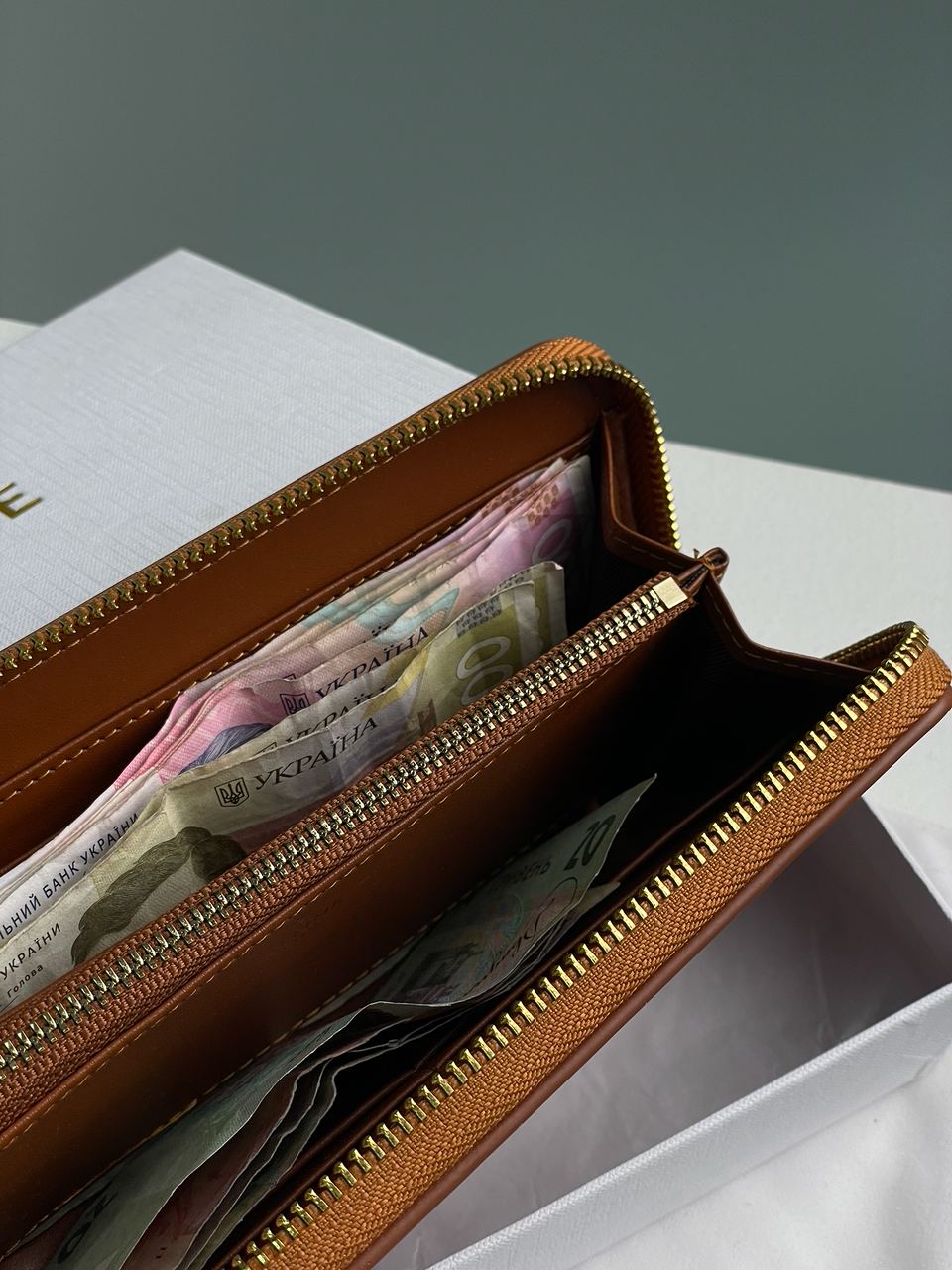 Celine Large Zipped Wallet Cuir Triomphe in Smooth Calfskin Brown - 13