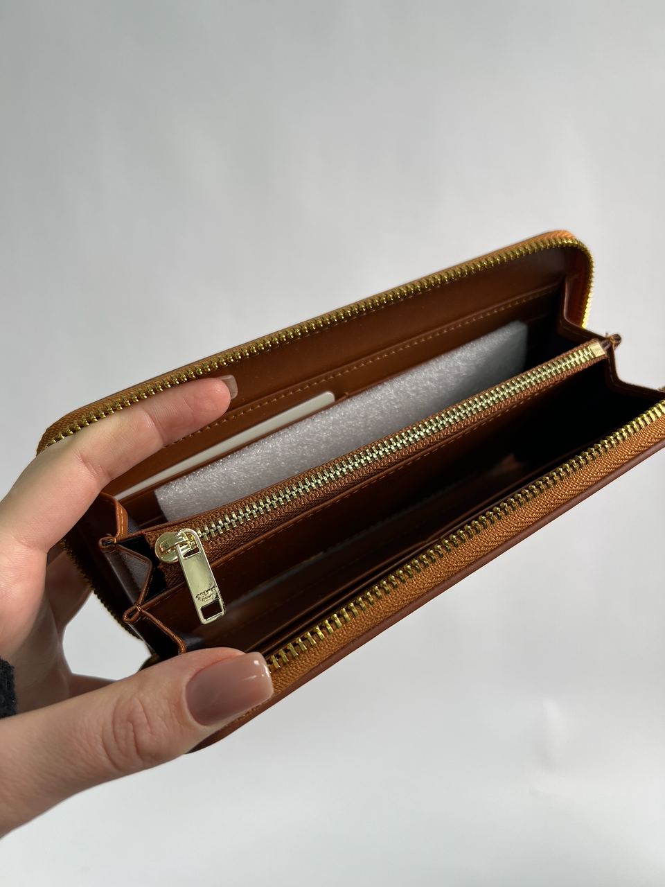 Celine Large Zipped Wallet Cuir Triomphe in Smooth Calfskin Brown - 14