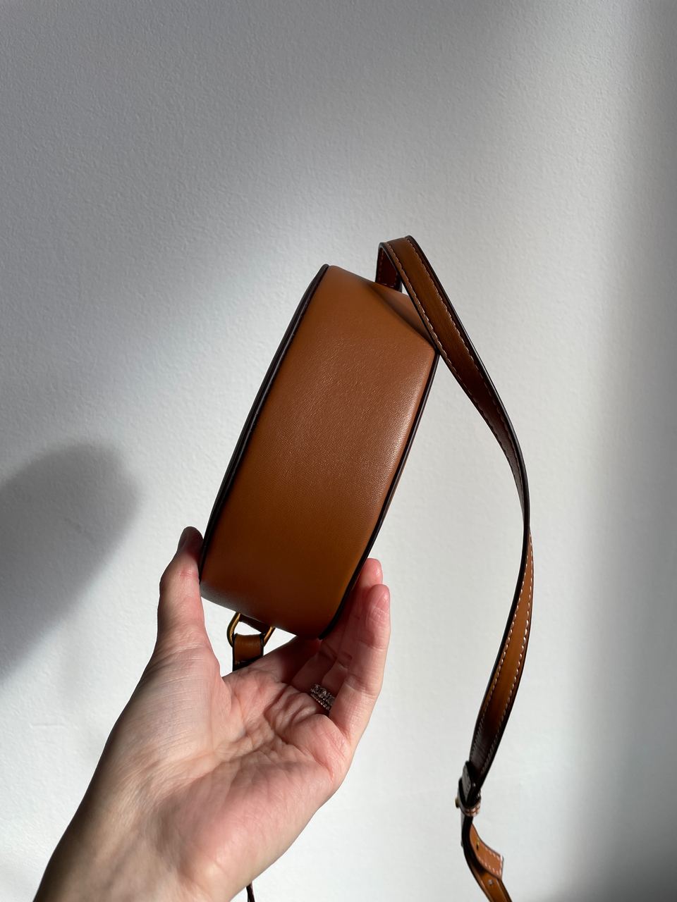 Celine Oval Bag Cuir Triomphe in Smooth Calfskin Tan - 17