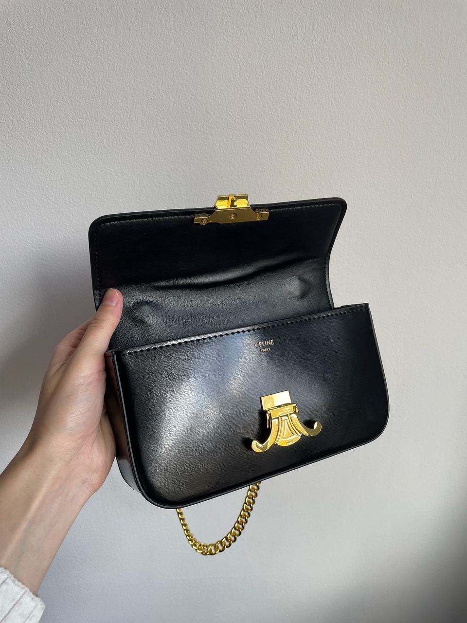 Celine Shoulder Bag Claude In Shiny Calfskin Black - 20