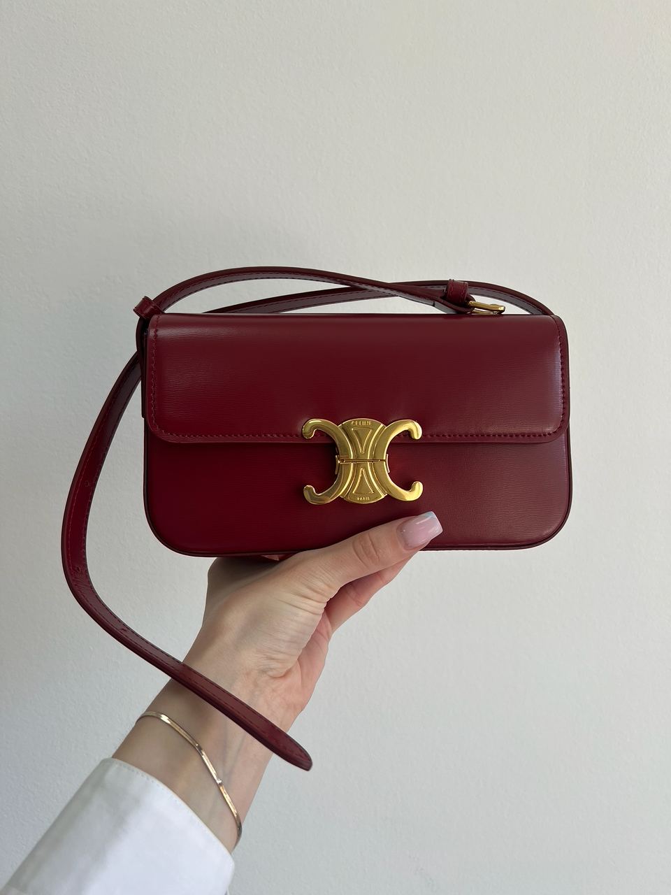 Celine Shoulder Bag Claude In Shiny Calfskin Burgundy - 2