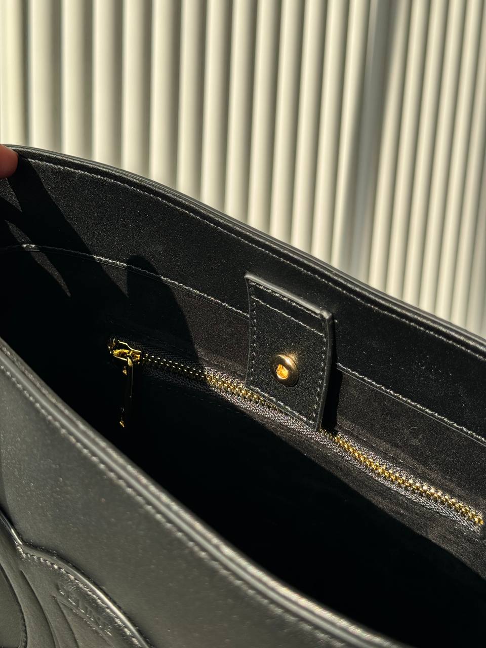 Celine Small Bucket Cuir Triomphe In Smooth Calfskin Tan Black - 6