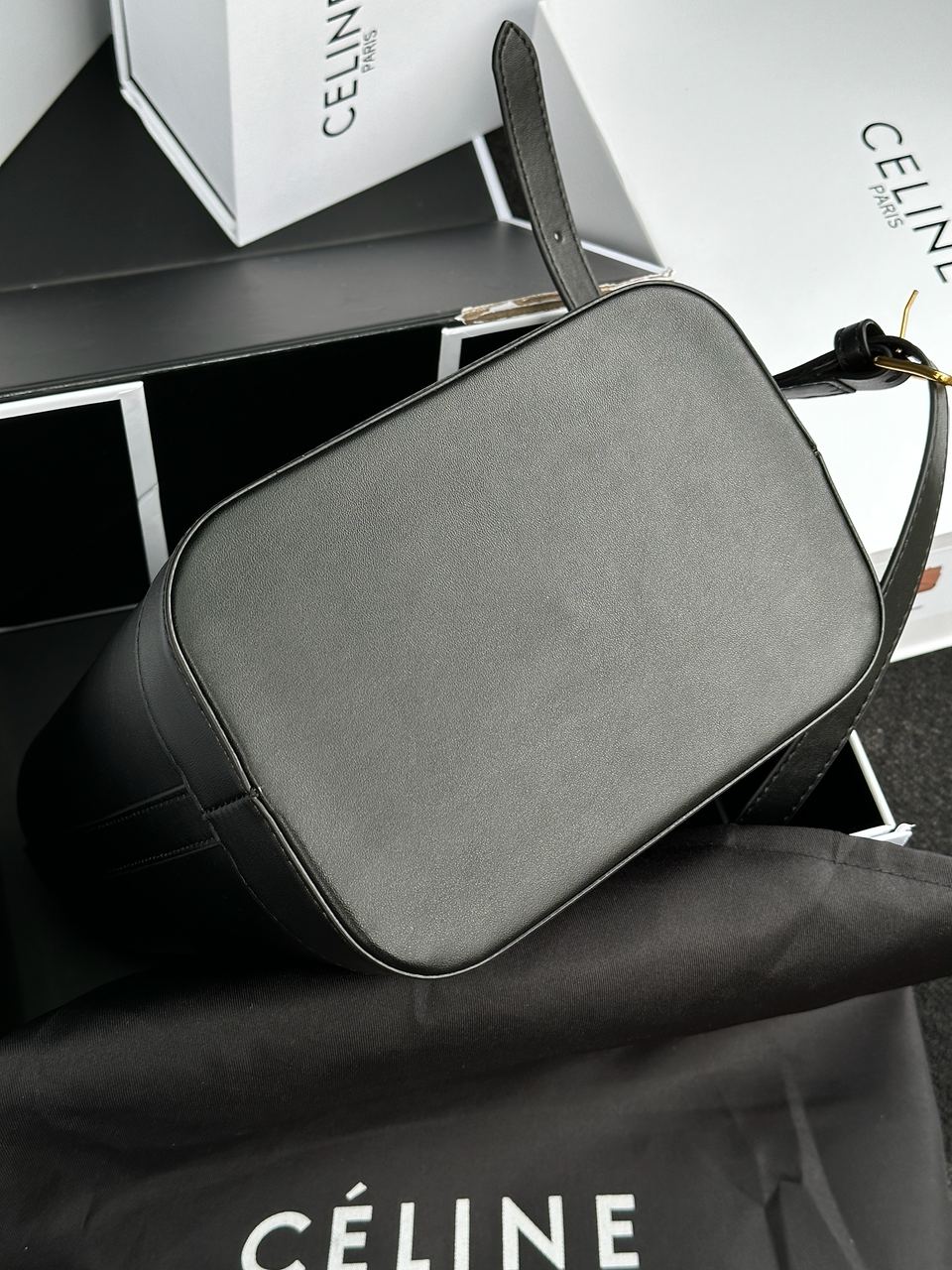 Celine Small Bucket Cuir Triomphe In Smooth Calfskin Tan Black - 18