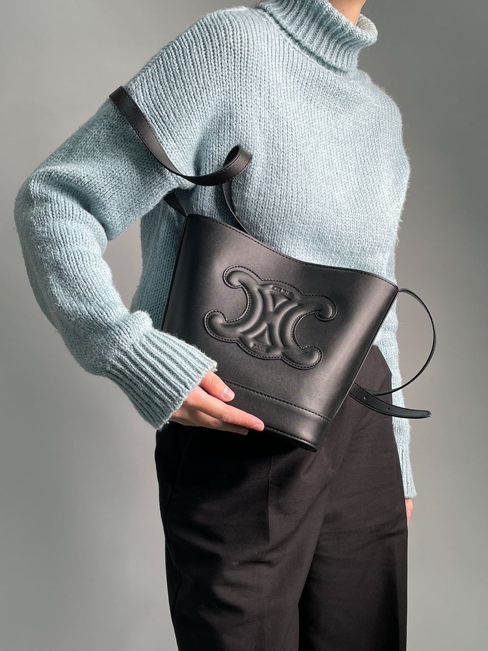 Celine Small Bucket Cuir Triomphe In Smooth Calfskin Tan Black - 7