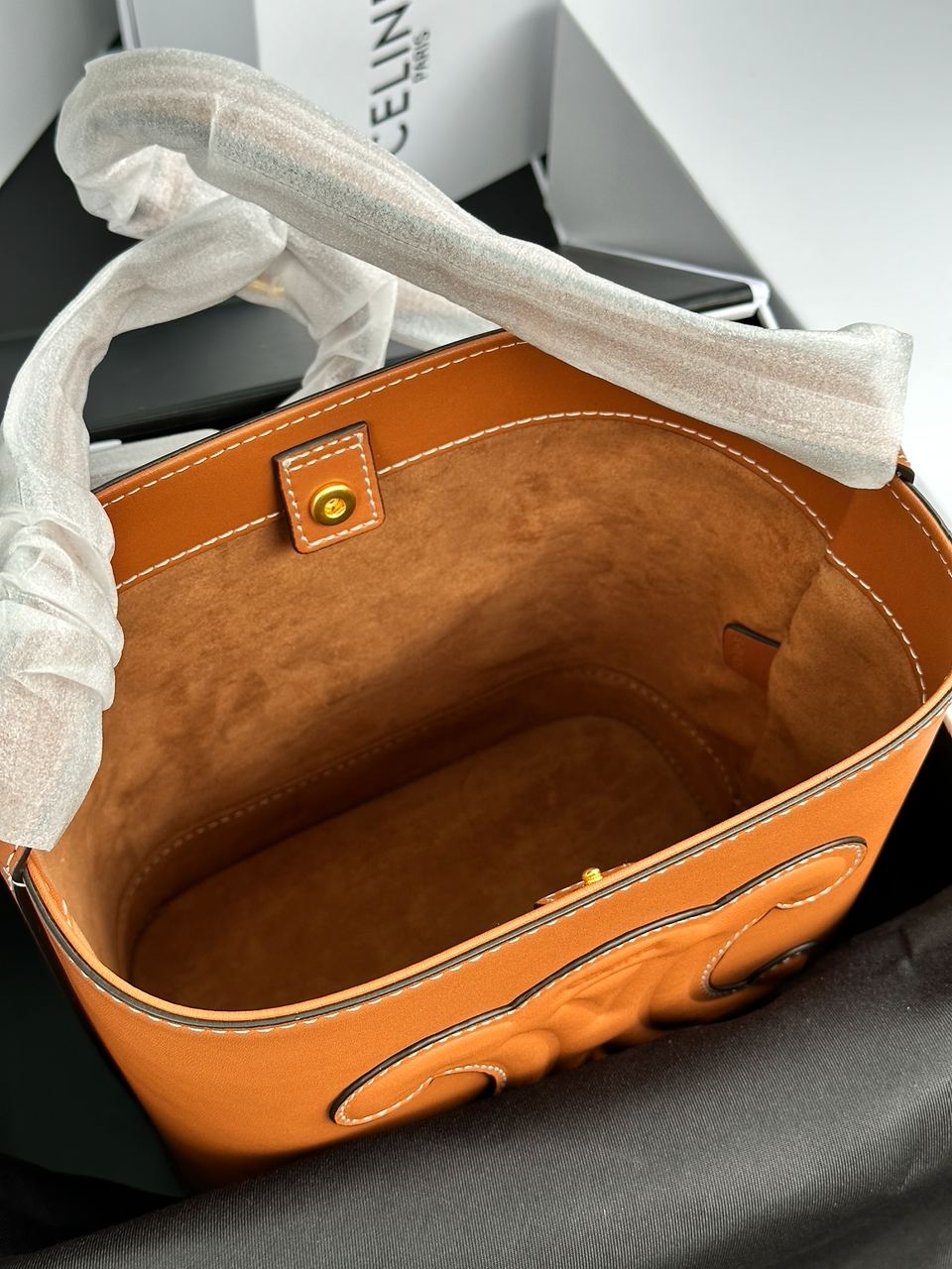 Celine Small Bucket Cuir Triomphe In Smooth Calfskin Tan Brown - 27