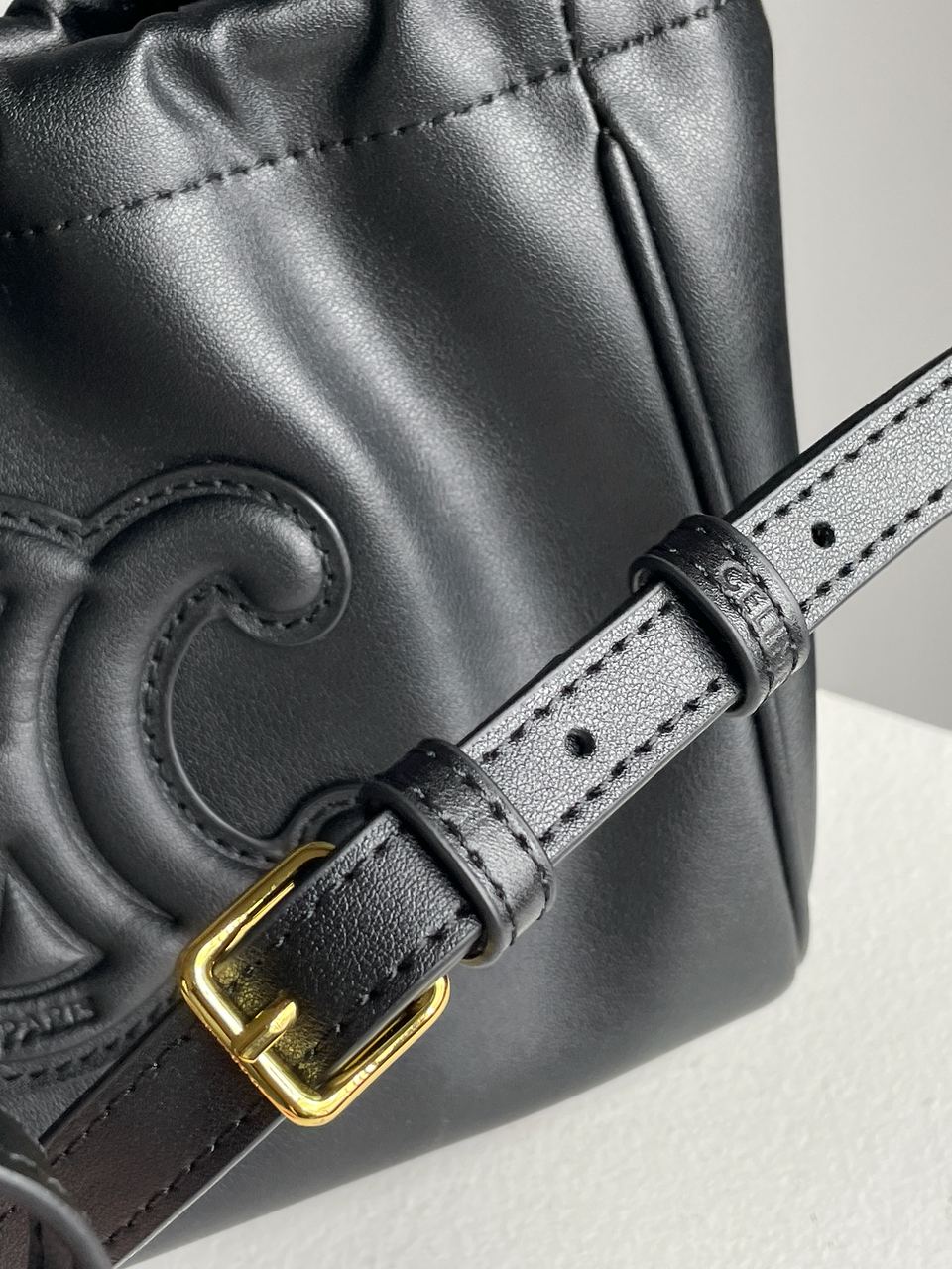 Celine Small Cabas Drawstring Cuir Triomphe In Smooth Calfskin Tan Black - 21