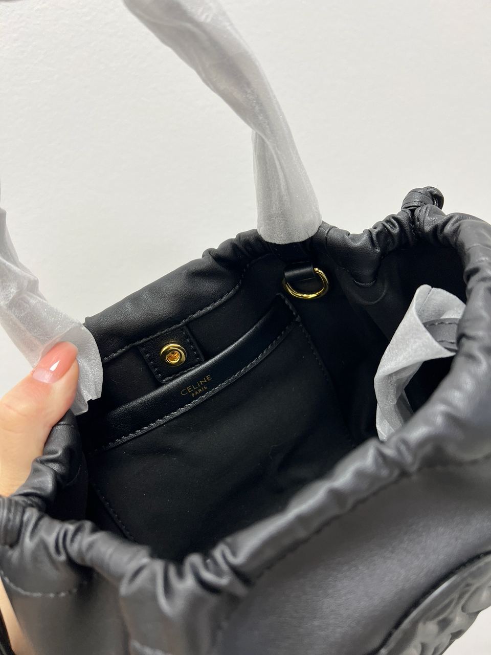 Celine Small Cabas Drawstring Cuir Triomphe In Smooth Calfskin Tan Black - 25