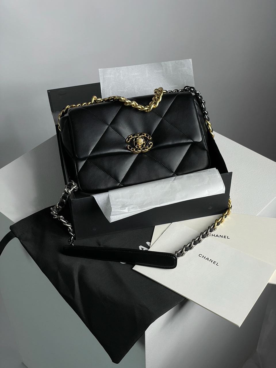 Chanel 19 Large Handbag Black/Gold - 2