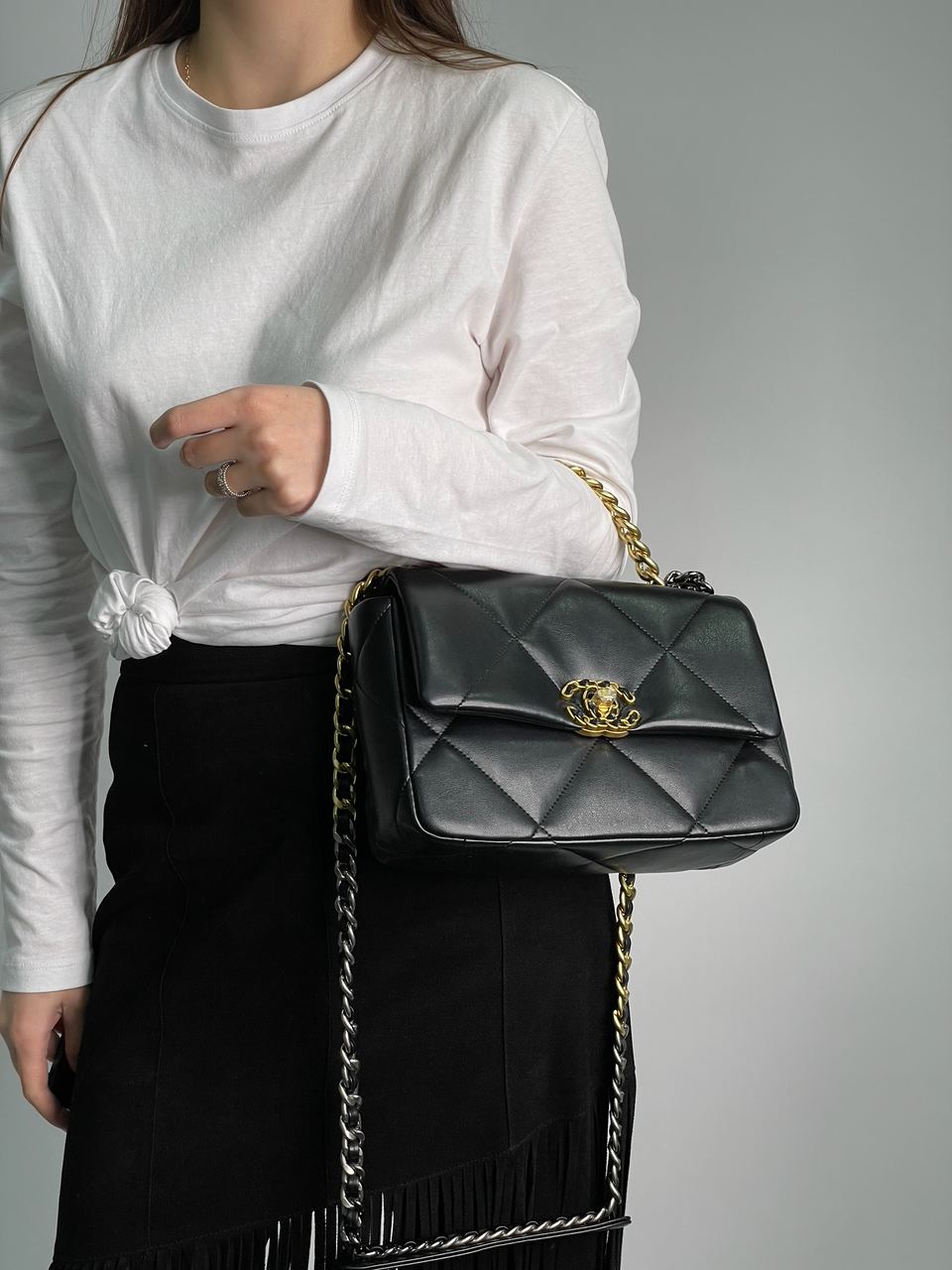 Chanel 19 Large Handbag Black/Gold - 3