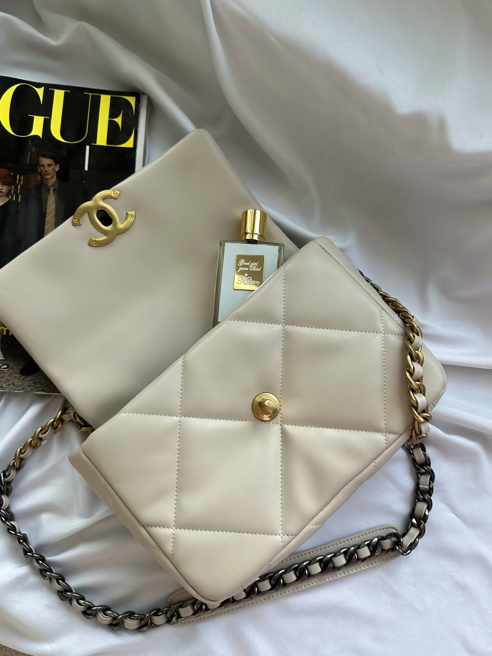 Chanel 19 Large Handbag White Cream/Gold - 3