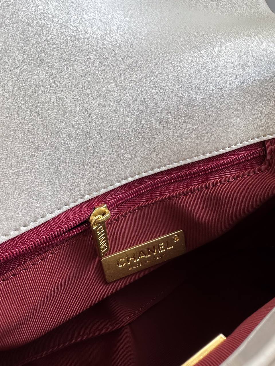 Chanel 19 Large Handbag White Cream/Gold - 6