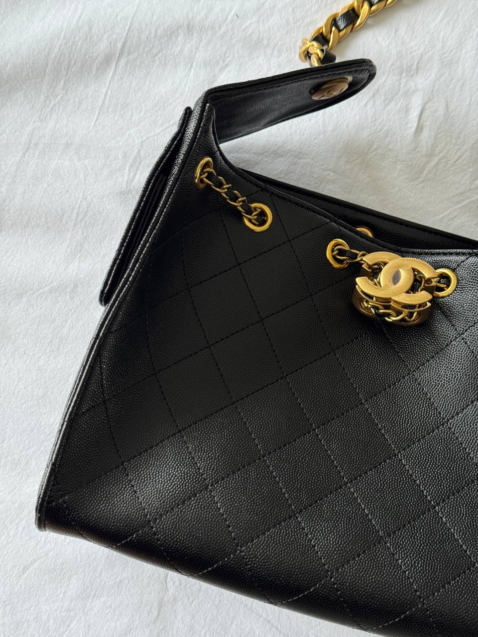 Chanel 25 Handbag in Black With Gold Hardware - 7