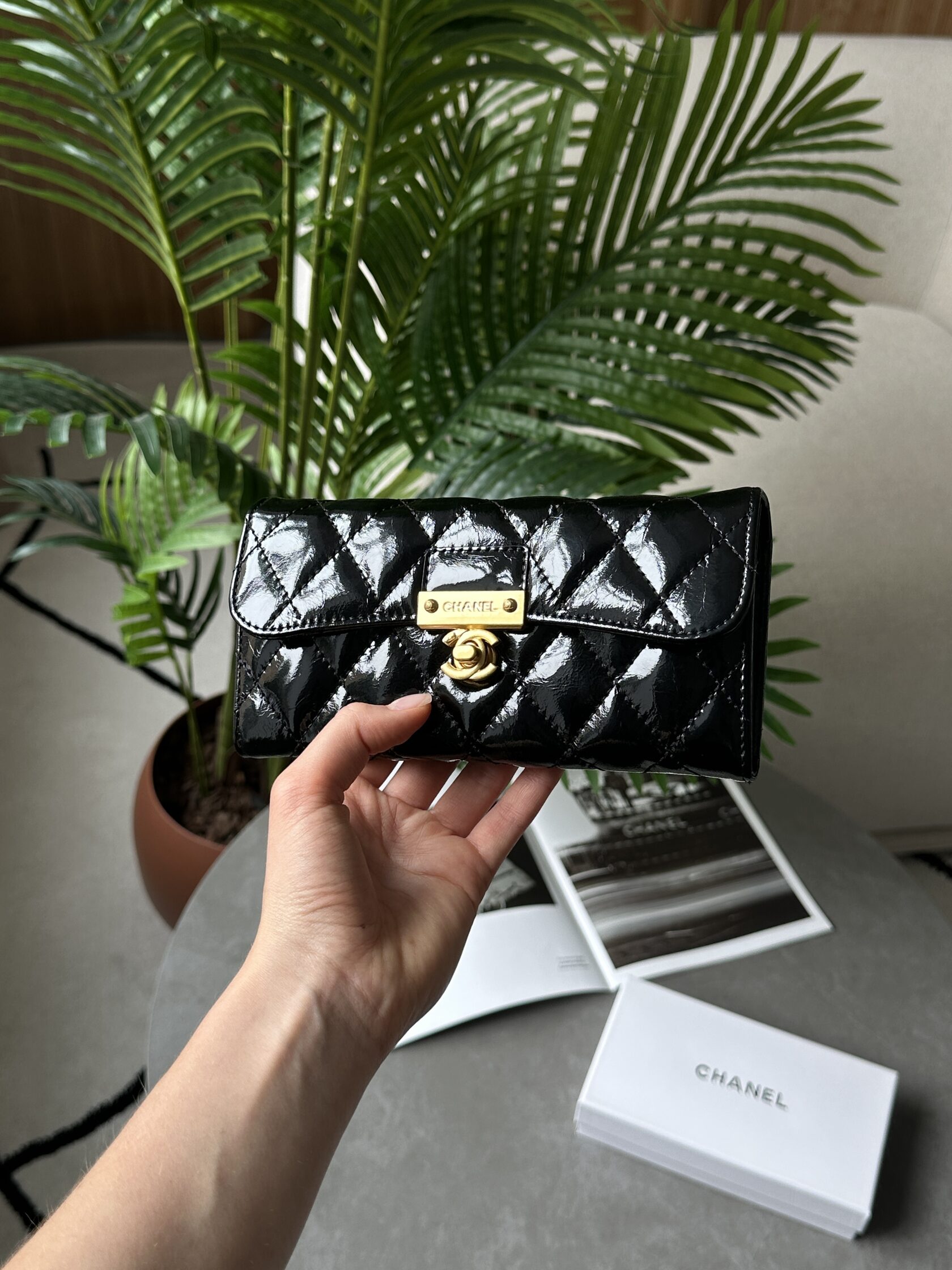 Chanel Black Patent Leather Wallet Black - 7