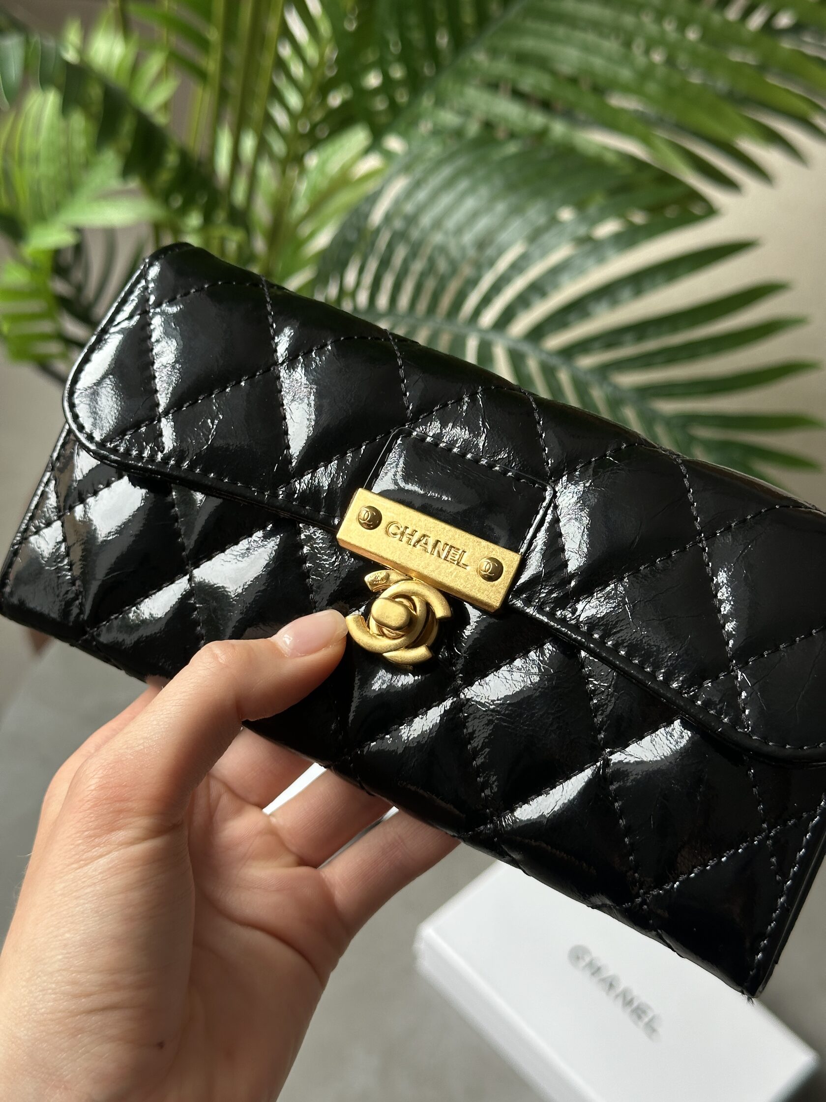Chanel Black Patent Leather Wallet Black - 8