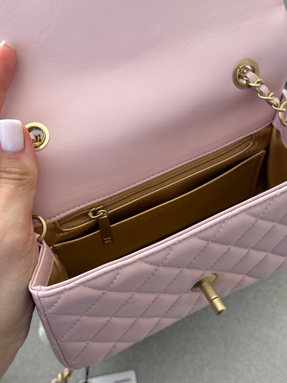 Chanel Classic 1.55 Small Single Flap in Pink/Gold - 10