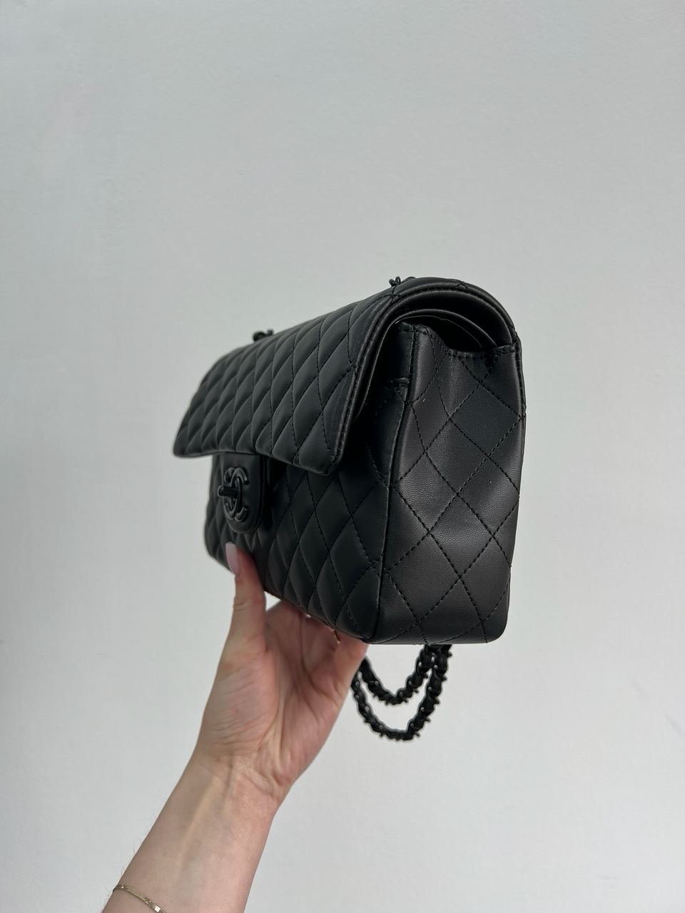 Chanel Classic 2.55 Medium Double Flap in Black - 3