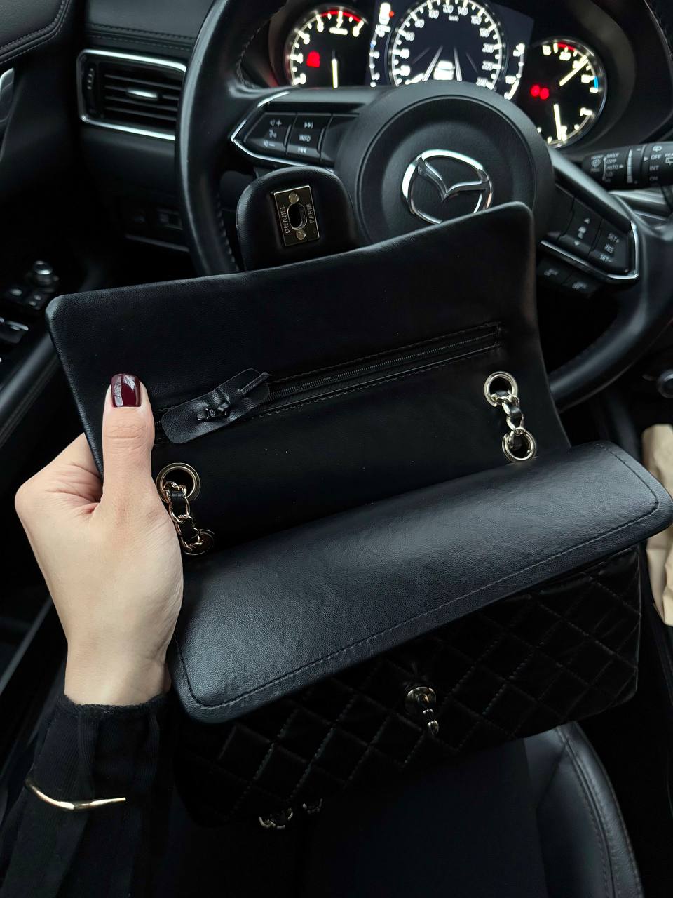 Chanel Classic 2.55 Medium Double Flap in Black - 7