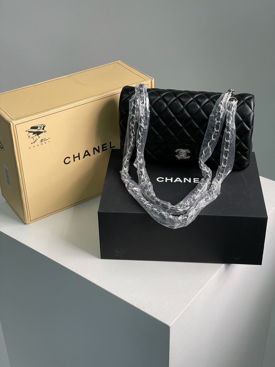 Chanel Classic 2.55 Medium Double Flap in Black - 3