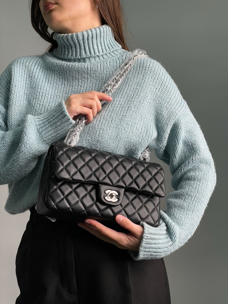 Chanel Classic 2.55 Medium Double Flap in Black - 6