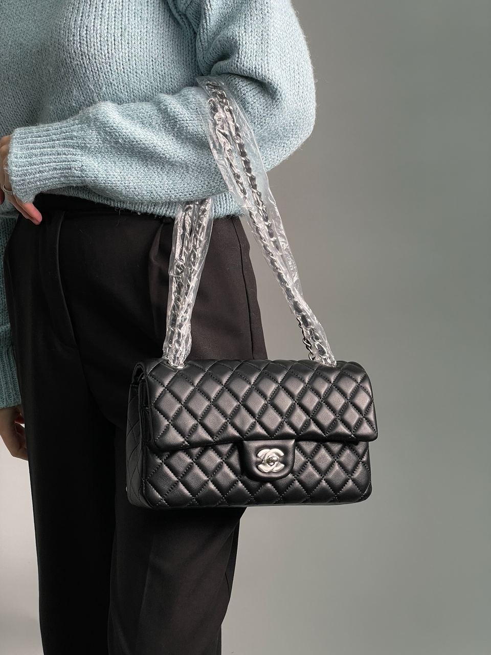 Chanel Classic 2.55 Medium Double Flap in Black - 7