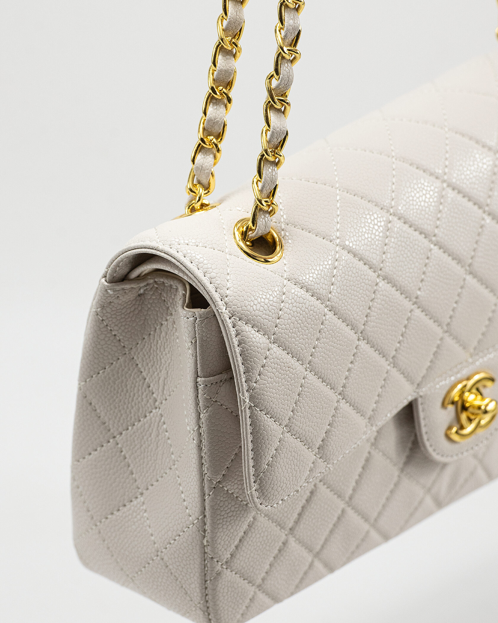 Chanel Classic 2.55 Medium Double Flap in White/Gold - 11
