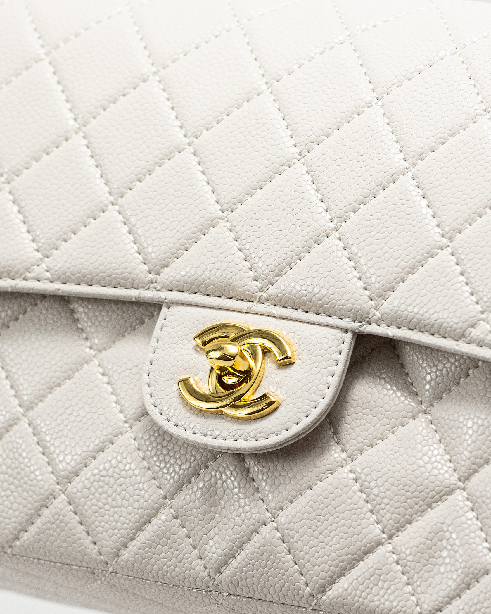 Chanel Classic 2.55 Medium Double Flap in White/Gold - 12
