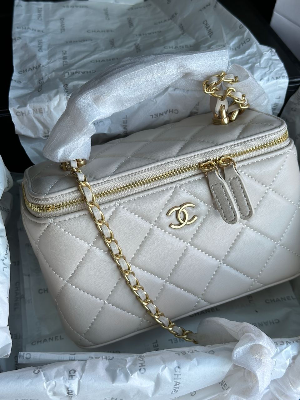 Chanel Classic Beige Lambskin Pearl Crush Vanity - 2