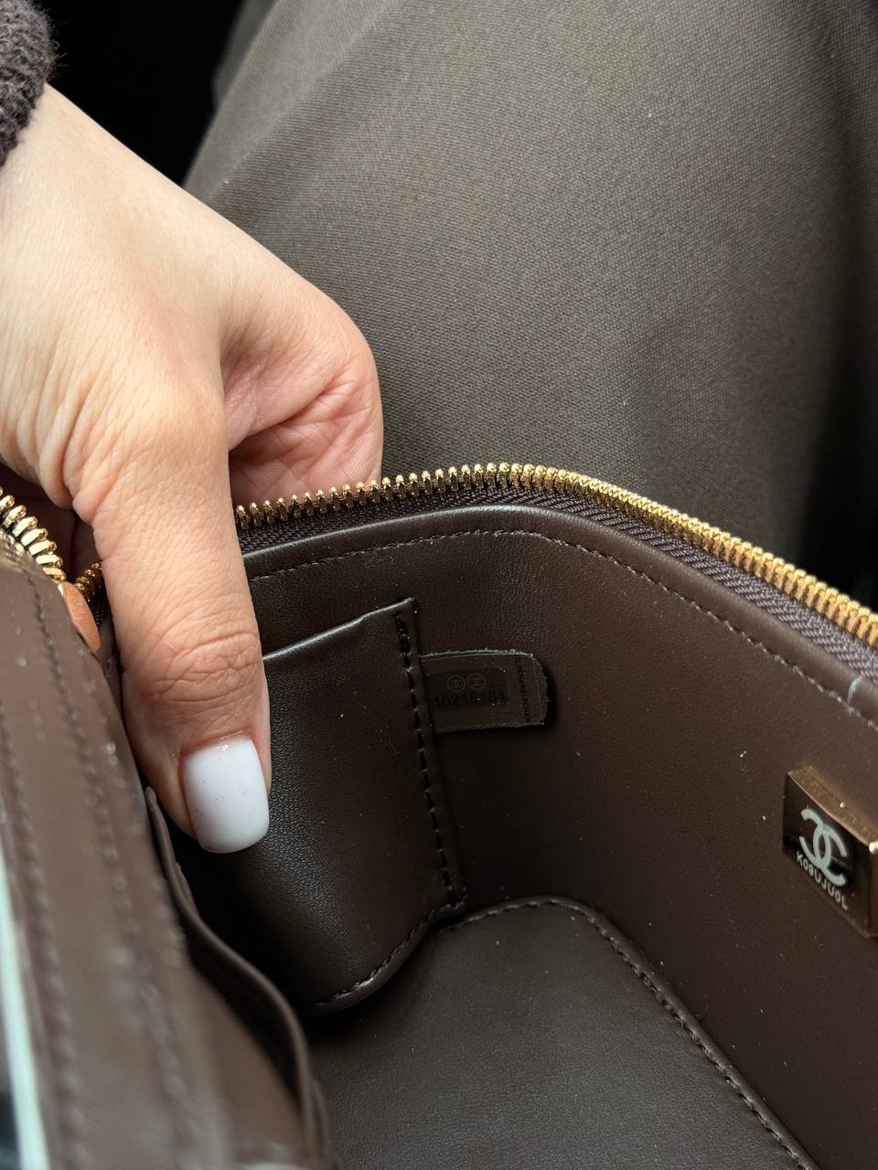 Chanel Classic Brown Lambskin Pearl Crush Vanity Bag Gold - 15