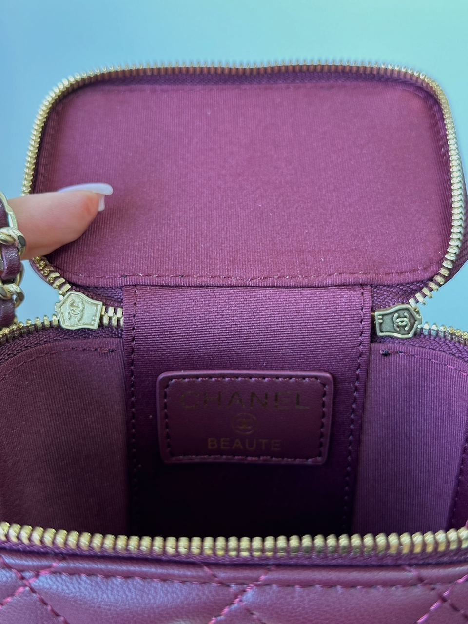 Chanel Classic Burgundy Lambskin Pearl Crush Mini Vanity Case - 14