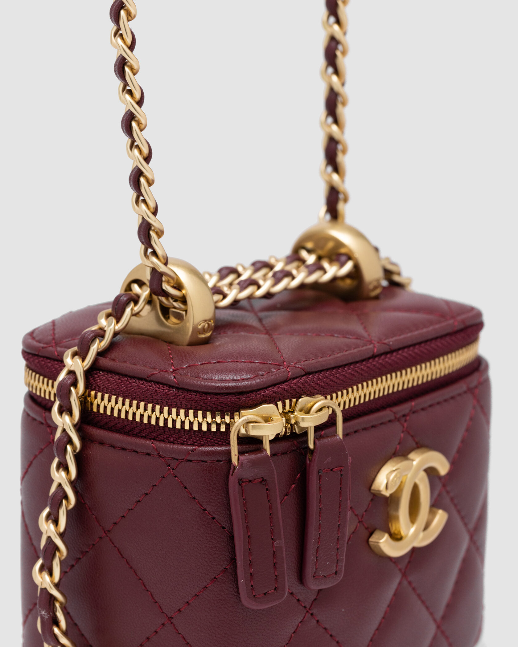 Chanel Classic Burgundy Lambskin Pearl Crush Mini Vanity Case - 4