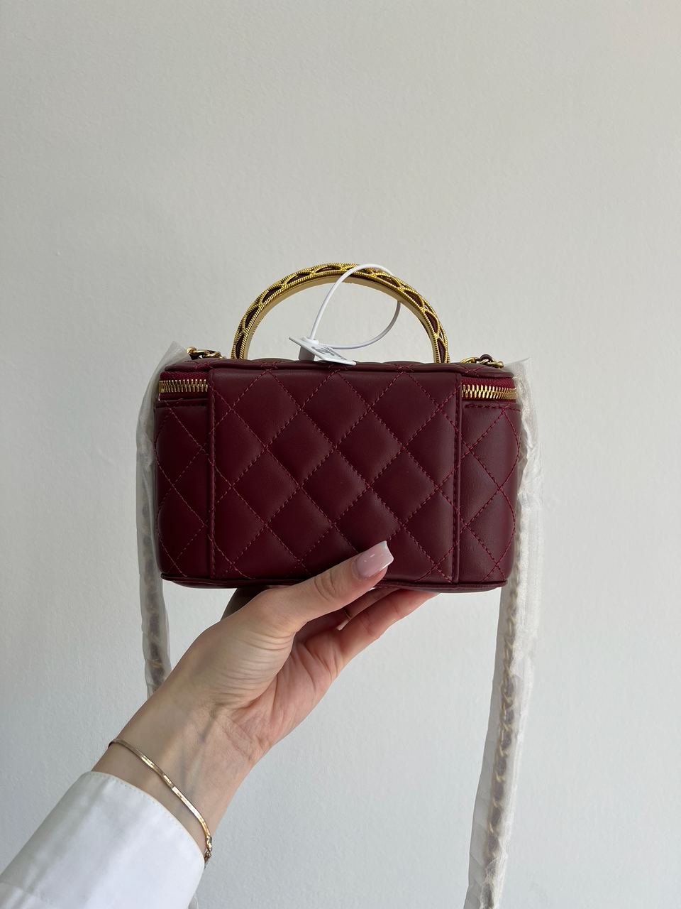 Chanel Classic Burgundy Lambskin Pearl Crush Vanity Bag Gold - 5